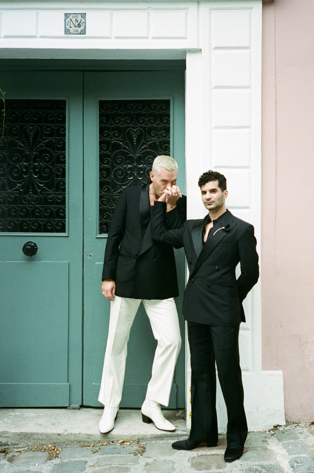 Analogue Gay couple shoot in the streets of Montmartre, Paris