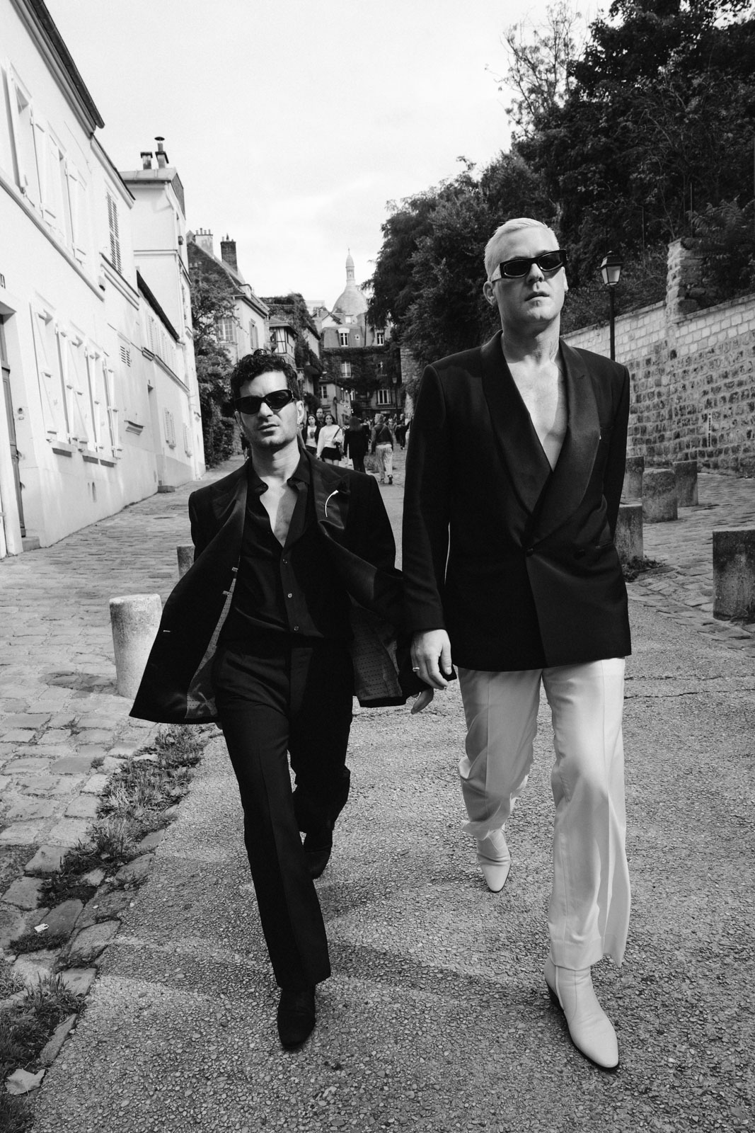 Fashion inspired gay couple shoot in the streets of Montmartre, Paris