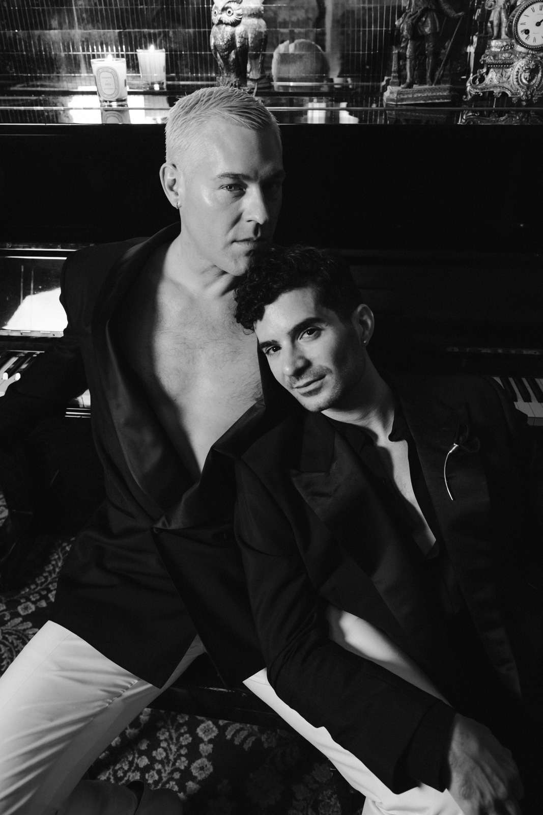 gay couple shoot in the Très Particulier bar of Hotel Particulier Montmartre